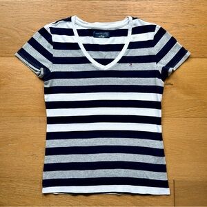 Tommy Hilfiger Y2K Normcore Striped Black White Gray V-Neck Tee Womens Small EUC